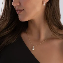Beaverbrooks 9ct Yellow Gold Diamond Freshwater Cultured Pearl Necklace and Earrings Set