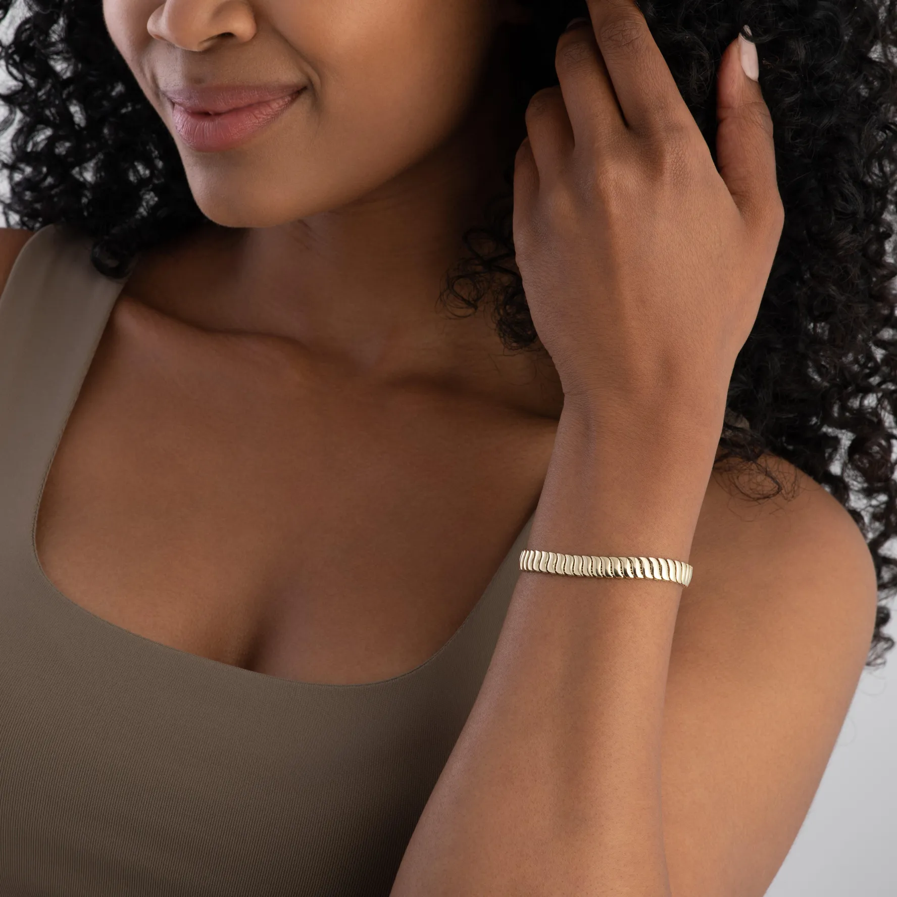 Beaverbrooks 9ct Yellow Gold Bracelet