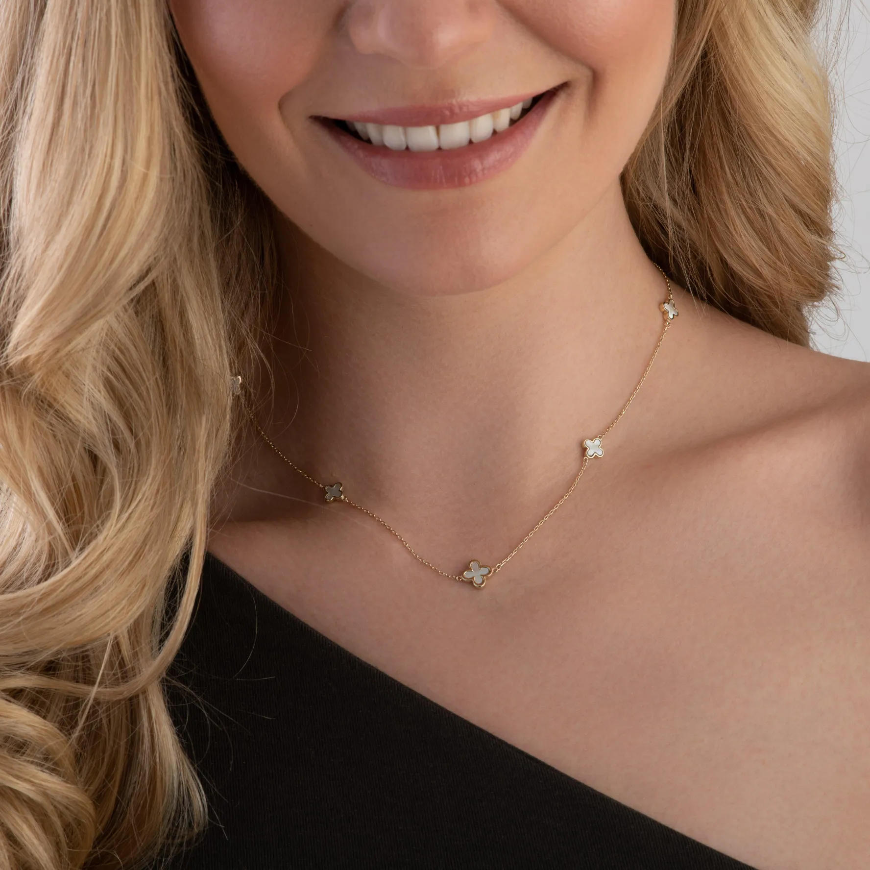 Beaverbrooks 9ct Yellow Gold Mother of Pearl Clover Necklace
