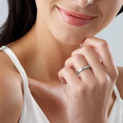 Beaverbrooks Platinum Court 2.5mm Wedding Ring